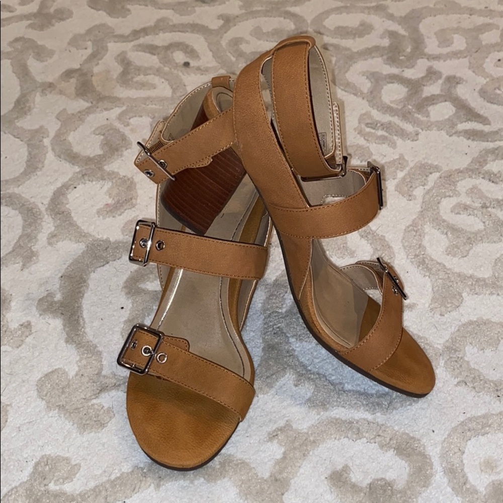 COPY - Buckle sandals